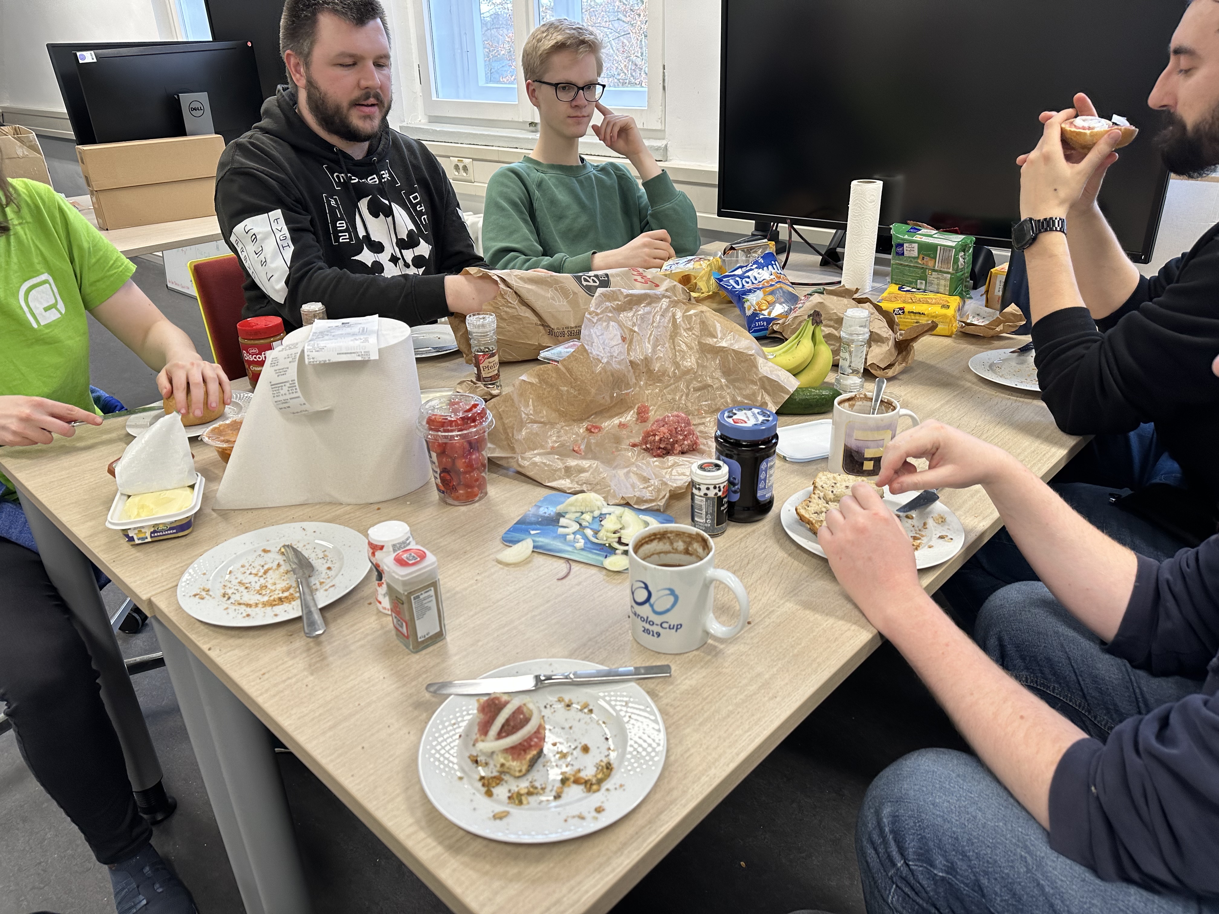 Mettfrühstück nach Teamtradition